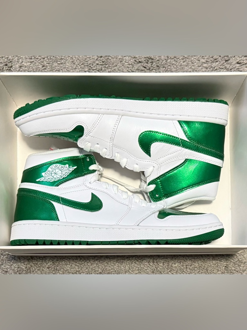 Nike Air Jordan 1                 (White Green Metallic)
Not Available